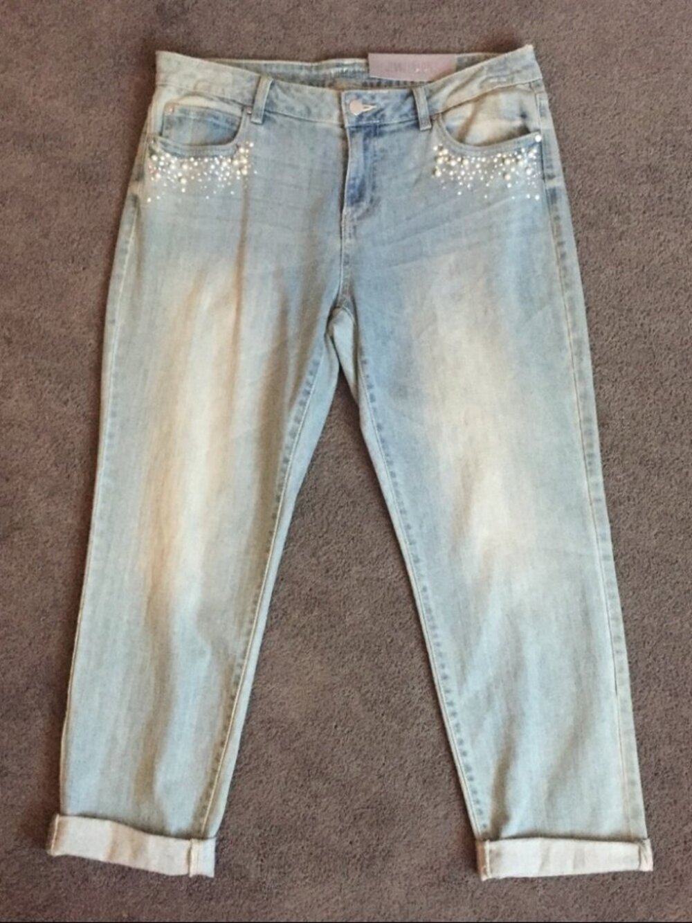Jennifer Lopez Mid-Rise Boyfriend Jeans Sz 10 w/Pearl Details @ Pocket Light - Picture 6 of 6